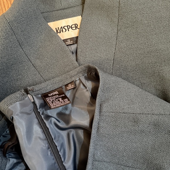 Kasper Teal business suit set teal blazer and teal skirt in Green blue - Picture 5 of 7